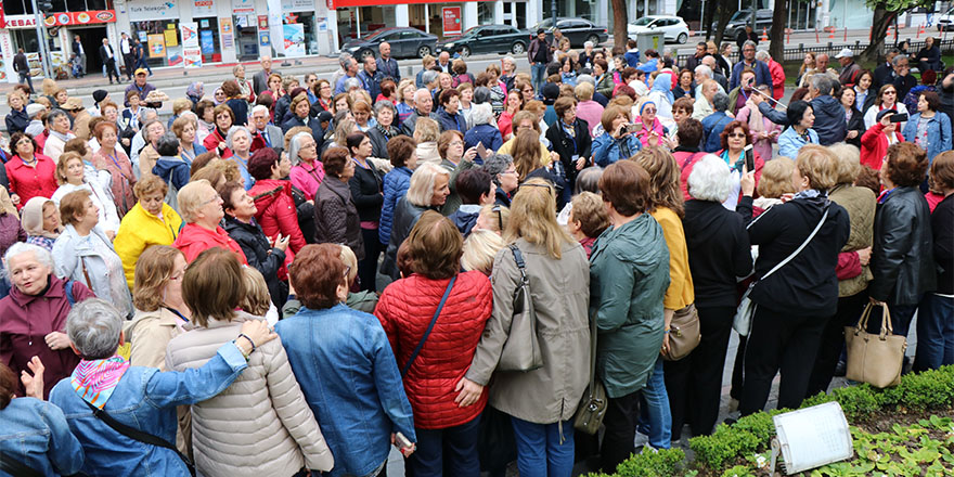 270 emekli öğretmen Samsun’da buluştu 