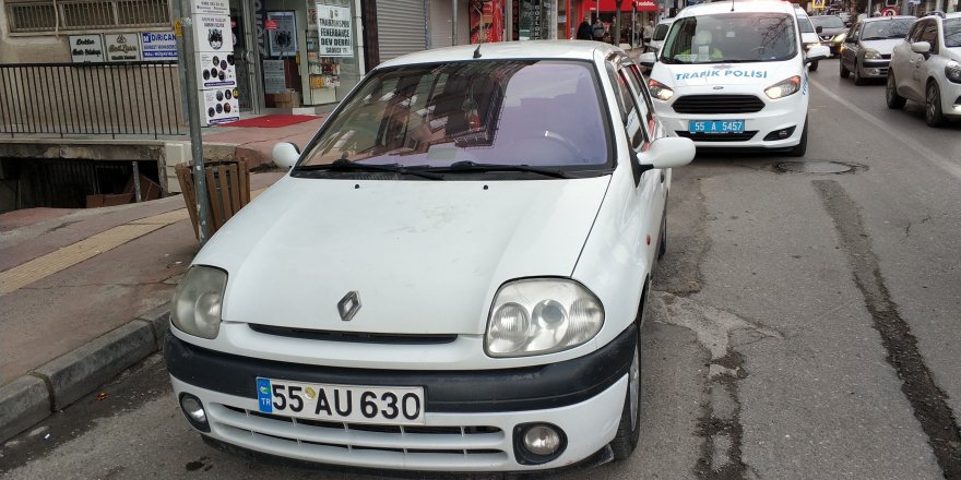 Samsun'da okula giden öğrenciye otomobil çarptı