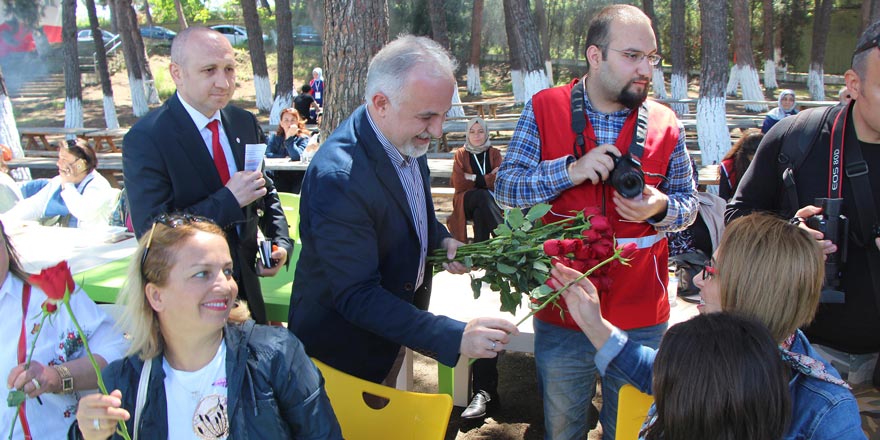 Kızılay Genel Başkanı Kınık: Savaşların acısını çeken annelerimiz