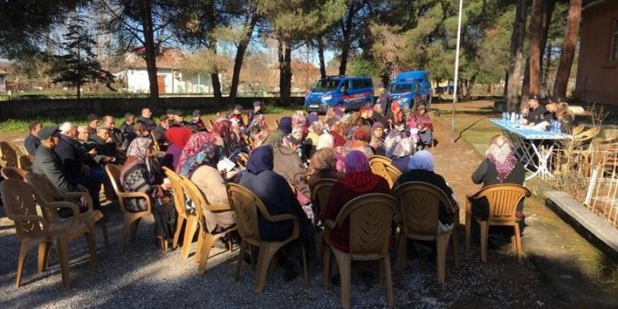 Samsun'da jandarma kadına şiddete dikkat çekti