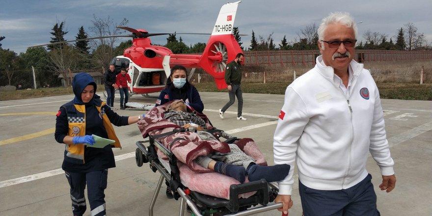 Samsun'da felç geçiren yaşlı adamın yardımına ambulans helikopter yetişti