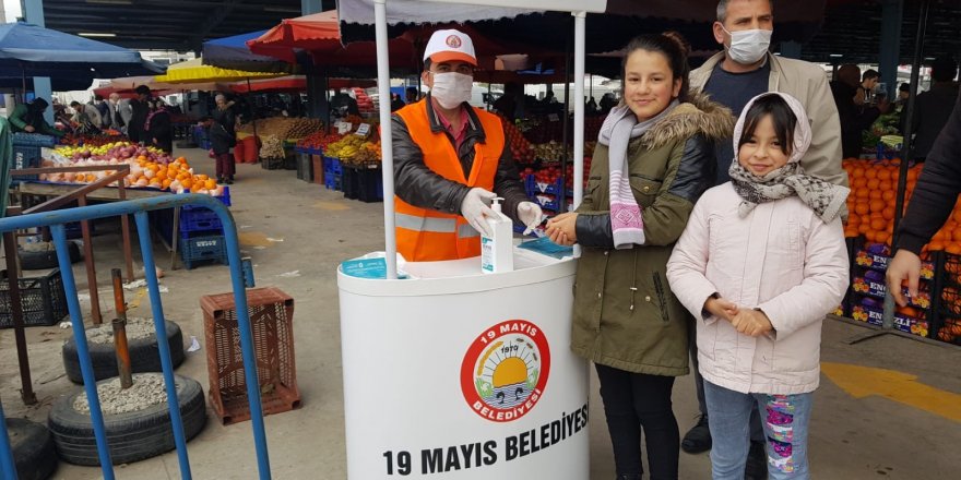 19 Mayıs Belediyesi'nden ücretsiz maske ve eldiven