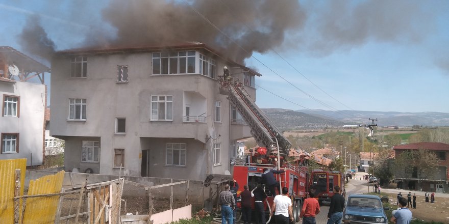 Samsun'da çatıda yangın çıktı