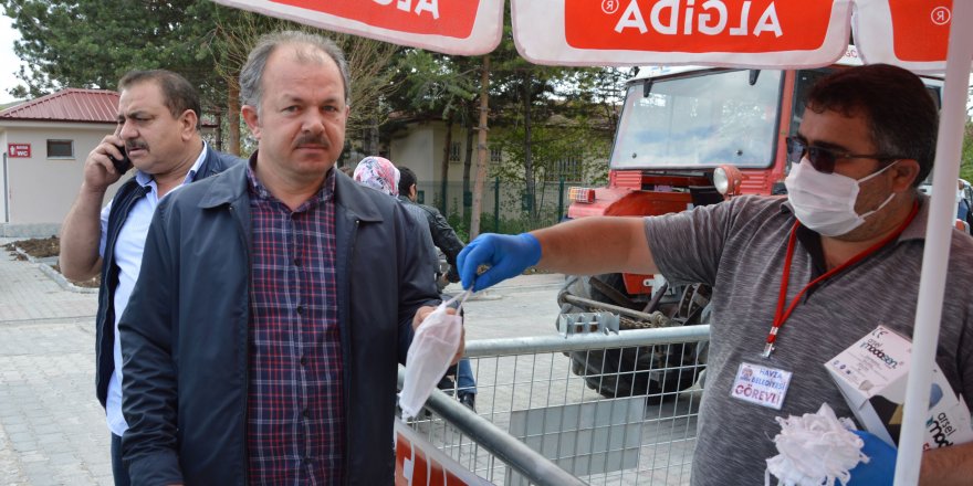 Havza Belediyesi maske dağıtımına devam ediyor