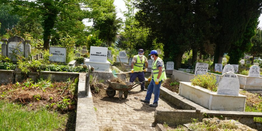 Terme'de mezarlıklarda bayram temizliği