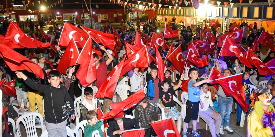 Tekkeköy Ramazan Sokağında 19 Mayıs Coşkusu