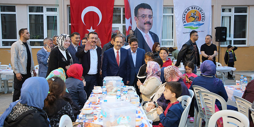 Atakum’da mahalle iftarlarına yoğun ilgi