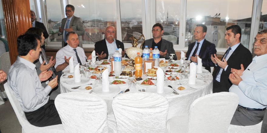 Bafralı çiftçiler iftarda buluştu