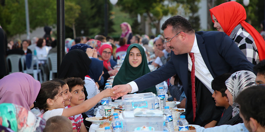 Atatepe'de Mahalle İftarı buluşması