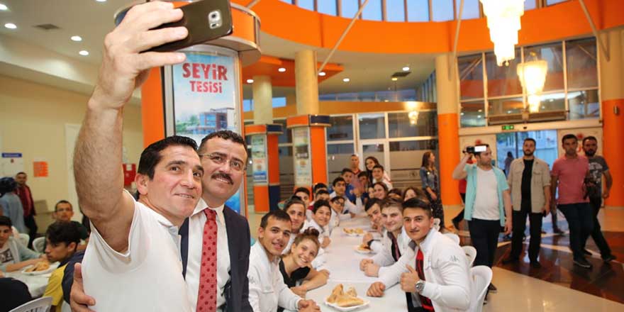 Başkan Taşçı sporcularla iftar yaptı