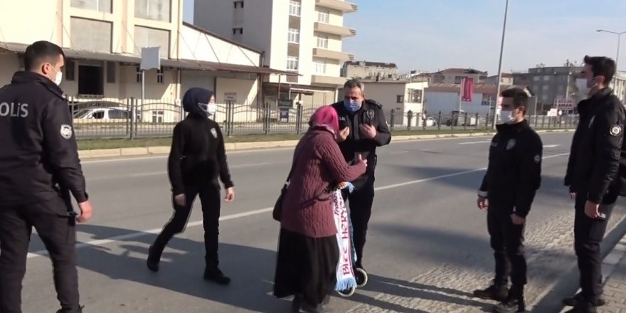 Samsun'da yolun ortasında yürüyen kadın polise zor anlar yaşattı - samsun haber