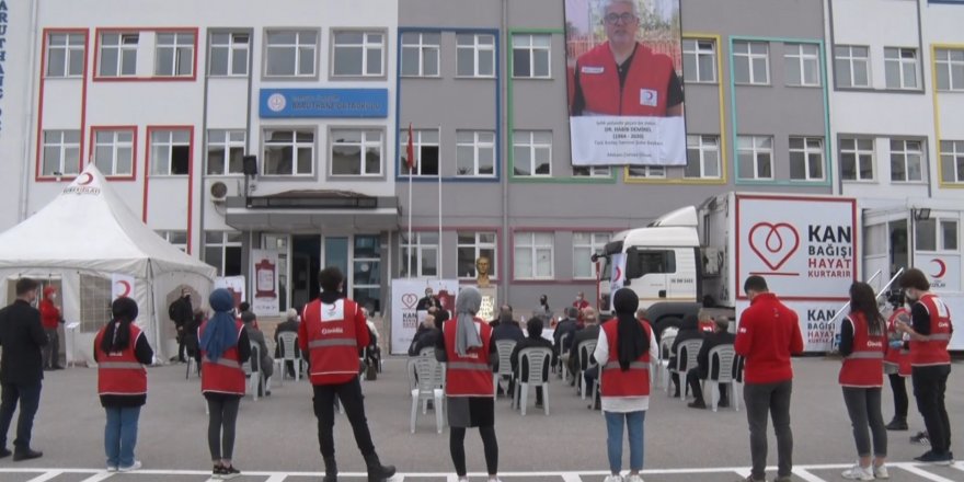 Korona virüsten hayatını kaybeden doktor  Habib Demirel anısına kan bağışı kampanyası