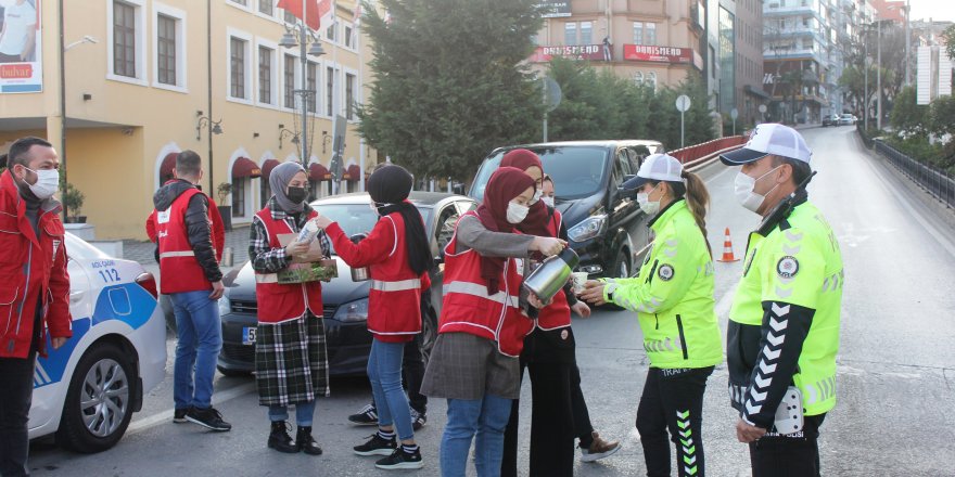 Samsun'da Kızılay'dan polislere jest - samsun haber