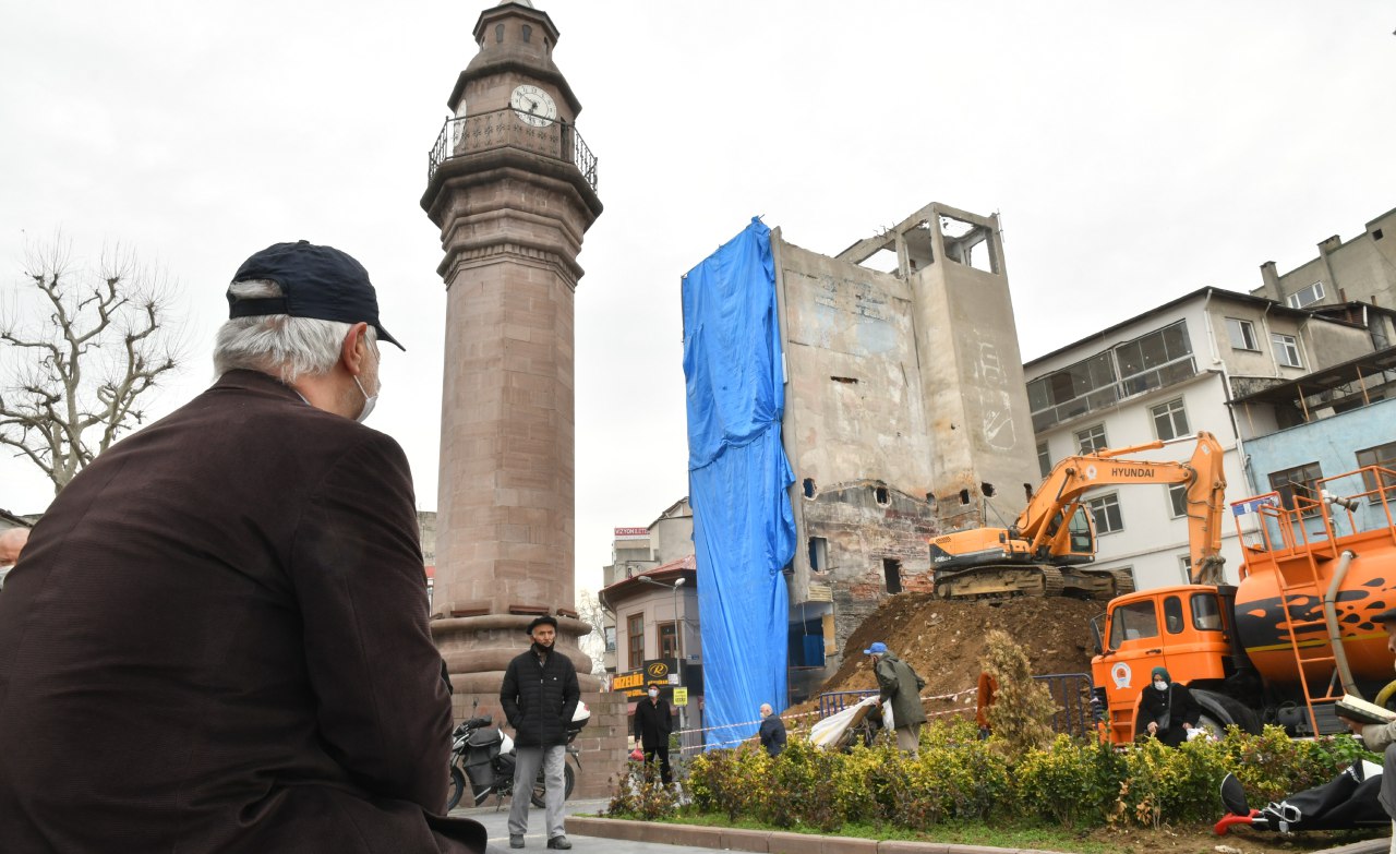 Samsun'daki Taşhan ve Saathane Meydanı tarihi dokusuna kavuşuyor