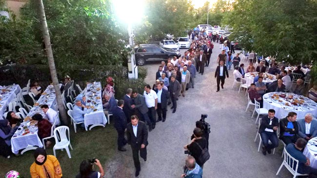 Köktaş, baba ocağında iftar verdi