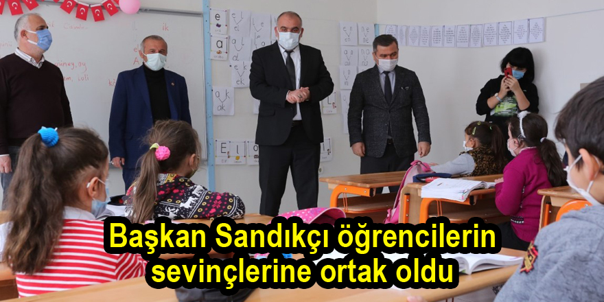 Başkan Sandıkçı öğrencilerin sevincine ortak oldu