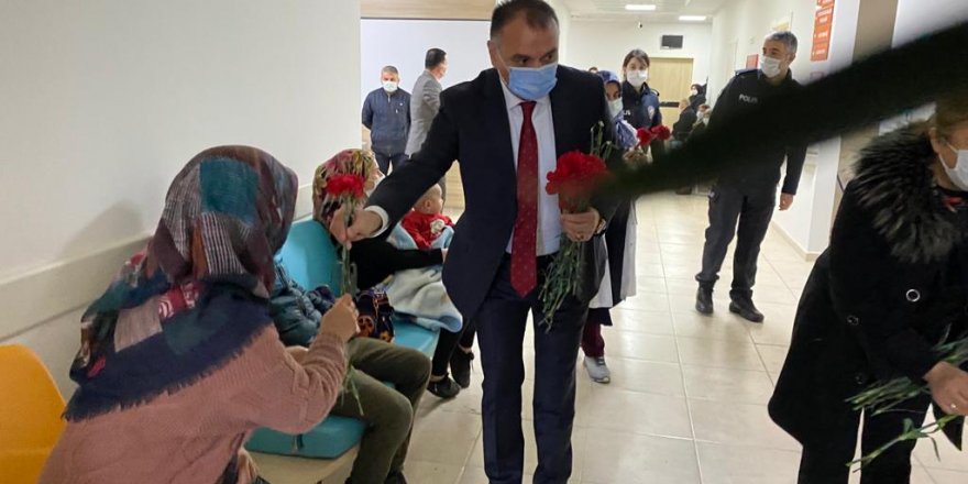 Başkan Akgül'den karanfilli kutlama - samsun haber