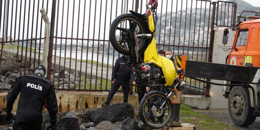 Samsun'da denizden motosiklet çıktı - samsun haber