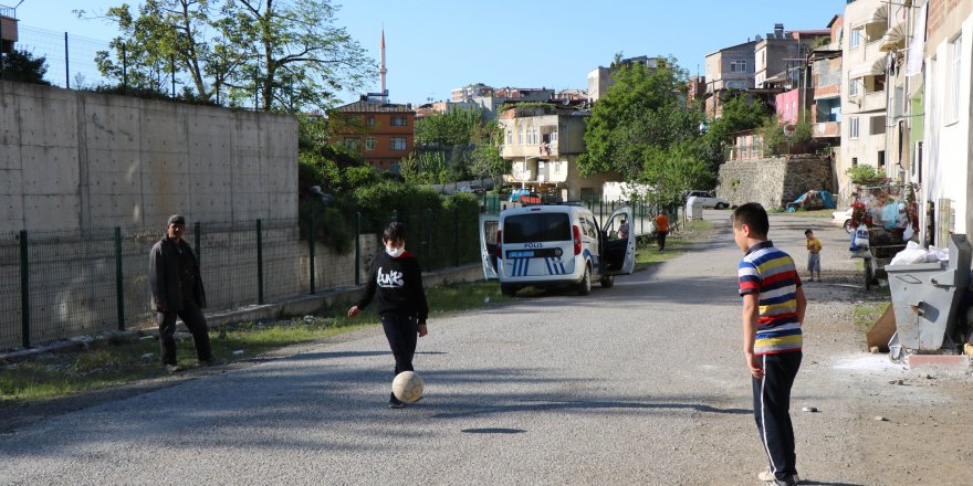 Samsun'da top oynamak isterken ırmağa düştü - samsun haber