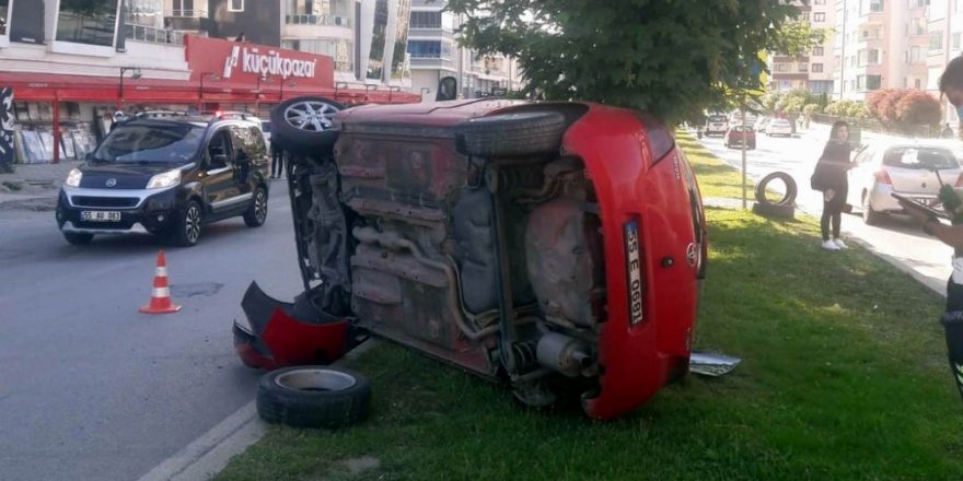 Samsun'da refüje çıkan otomobil devrildi: 1 yaralı - samsun haber