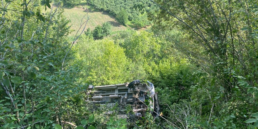 Samsun'da minibüs uçuruma devrildi 4 kişi yaralandı - samsun haber