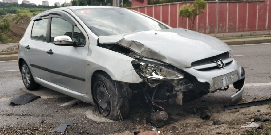 Samsun'da otomobil direğe çarptı: 1 yaralı - samsun haber