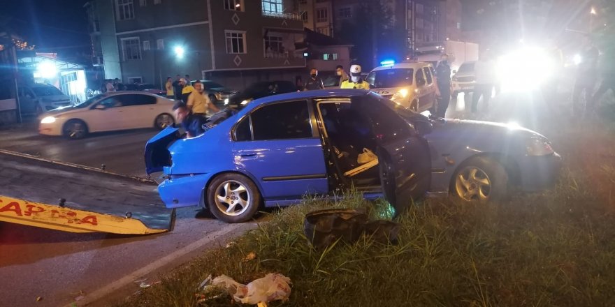 Samsun'da ağaca çarpan otomobilin sürücüsü yaralandı - samsun haber