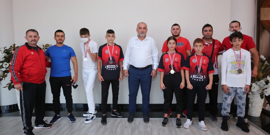 Samsunlu milli sporculardan Başkan Sandıkçı'ya madalya sözü - samsun haber