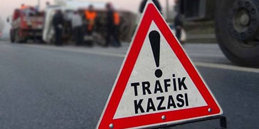 Samsun'da kamyonet şarampole devrildi: 2 yaralı