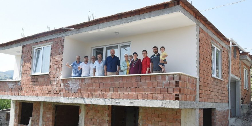 Bir aileye daha sıcak yuva! Alkışlar Hasan Başkana - samsun haber