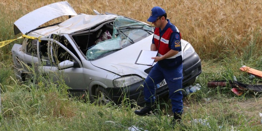 Bolu'da otomobil şarampole devrildi: 5 yaralı