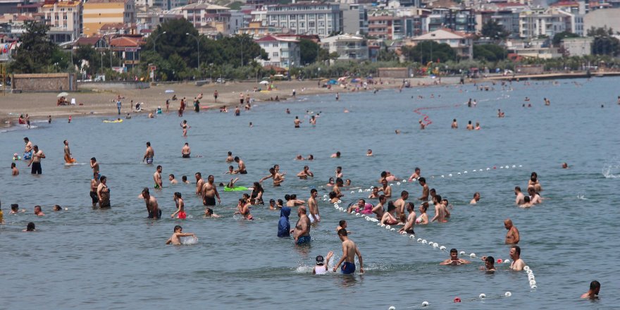 Samsun'da bayramda plajlar doldu