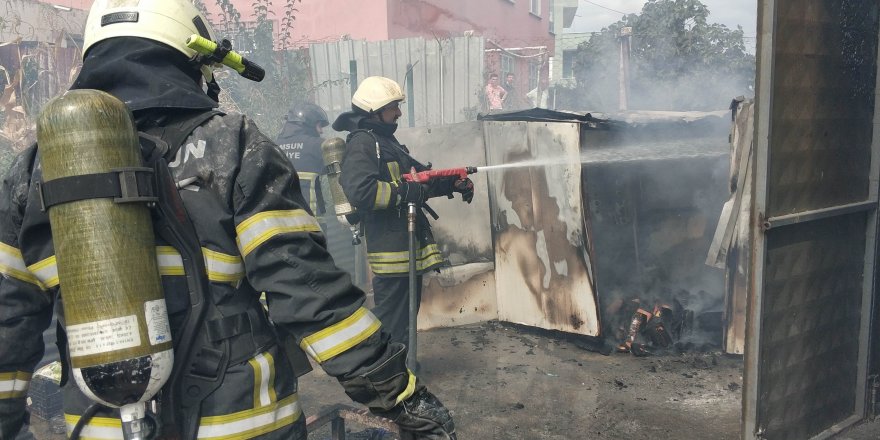 Hamburger imalathanesinde yangın