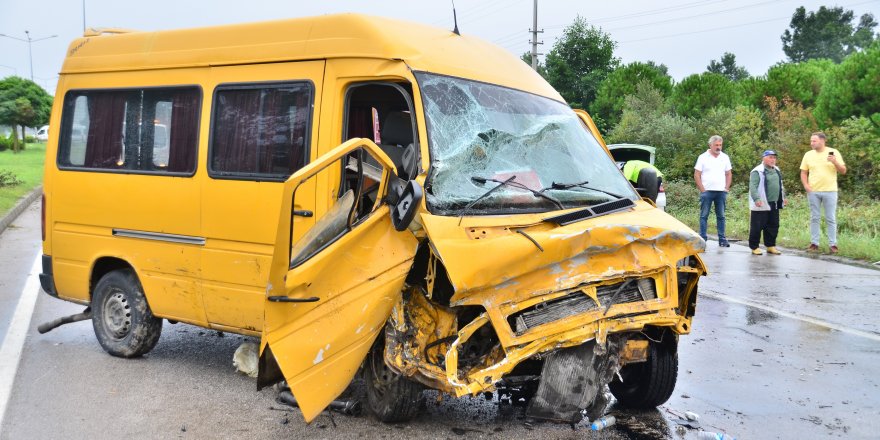 Samsun’da cip ile minibüs çarpıştı: 4 yaralı - samsun haber