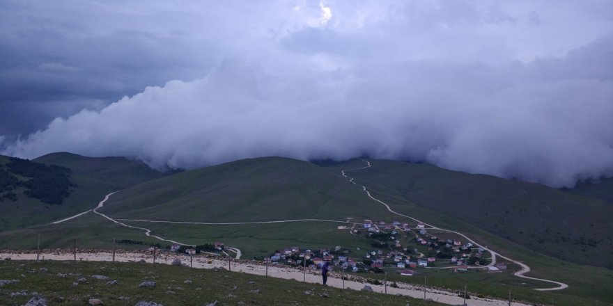 Sis görenleri hayrete düşürdü 