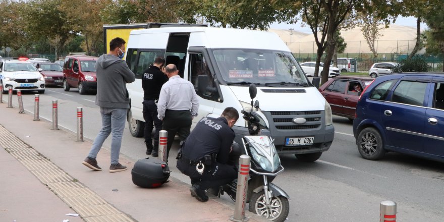 Minübüs yolcusu neye uğradığına şaşırdı! Kapıyı açmasıyla motosikletli çarptı - samsun haber