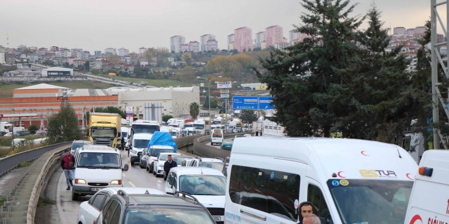 Samsun yolunda tır ile kamyon çarpıştı  trafik felç oldu - samsun haber