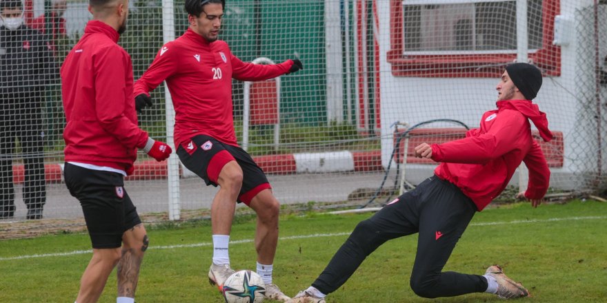 Samsunspor'da 3 futbolcu korona oldu