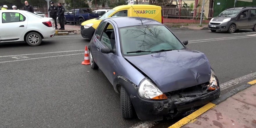 Samsun’da 3 araç birbirine girdi  1 kişi yaralandı - samsun haber