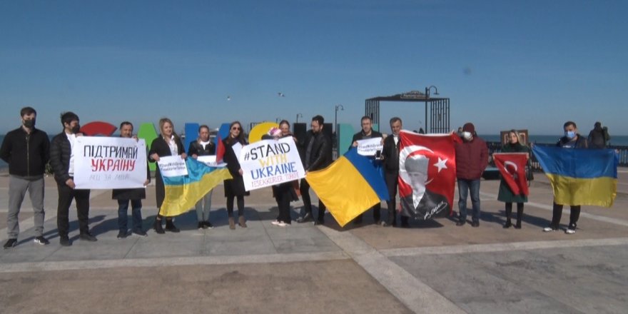 Samsun'da yaşayan Ukraynalılardan teşekkür pankartı  - samsun haber