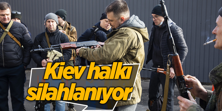 Kiev halkı silahlanıyor