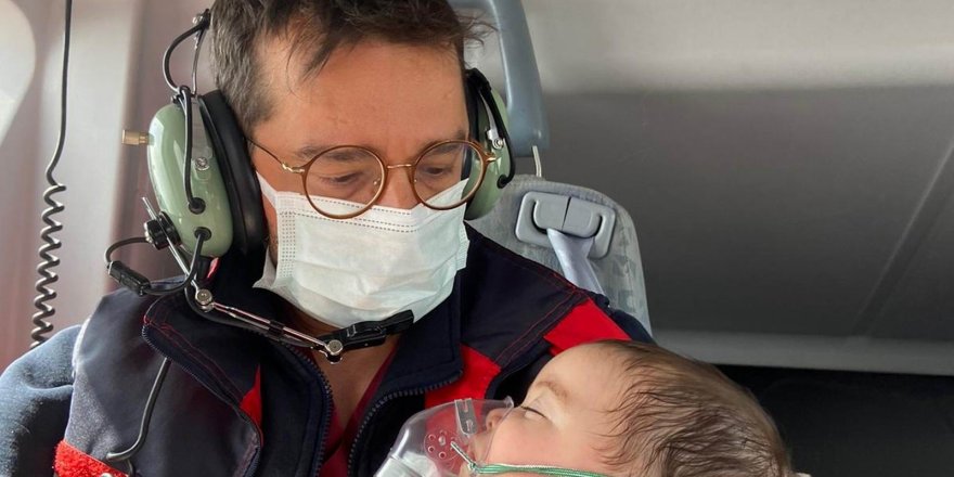 Solunum sıkıntısı çeken 6 aylık bebek ambulans helikopterle hastaneye sevk edildi