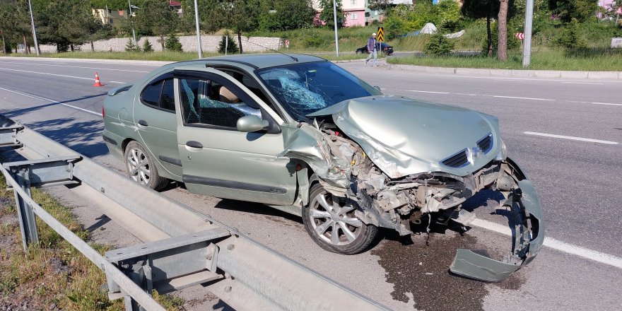 Samsun'da pazara araç satın almaya giderken kaza yaptılar: 2 yaralı