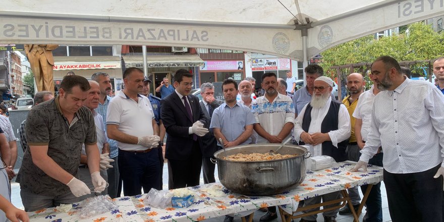 Başkan Akgül aşure dağıttı - samsun haber