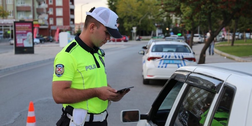 Samsun'da 1 ayda 96 silah, 331 kesici alet ve 1173 aranan şahıs yakalandı