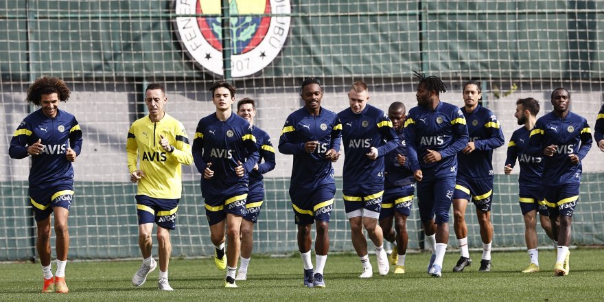 Fenerbahçe'de Başakşehir maçı hazırlıkları devam etti