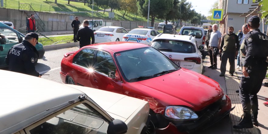 Direksiyon hakimiyetini kaybeden sürücü karşı şeride daldı 2 yaralı - samsun haber