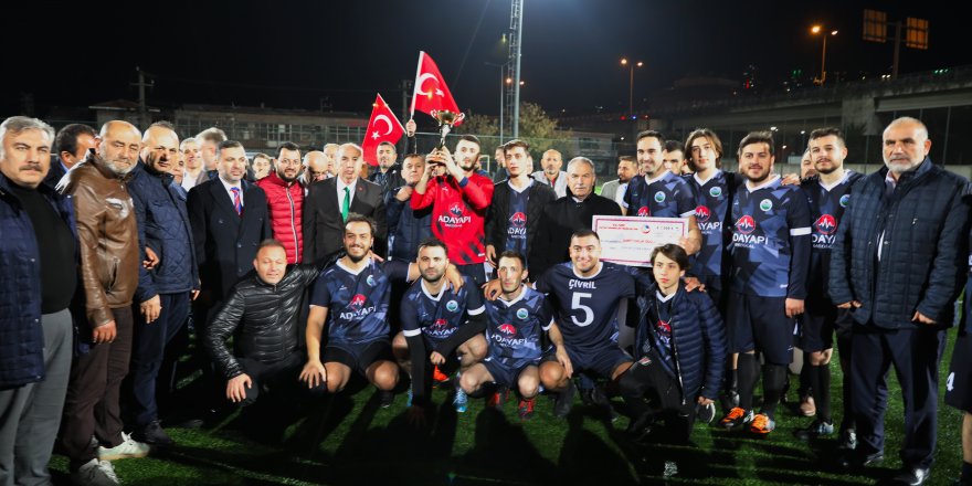 "Koşabiliyorken Koş 3. Halı Saha Futbol Turnuvası" sona erdi