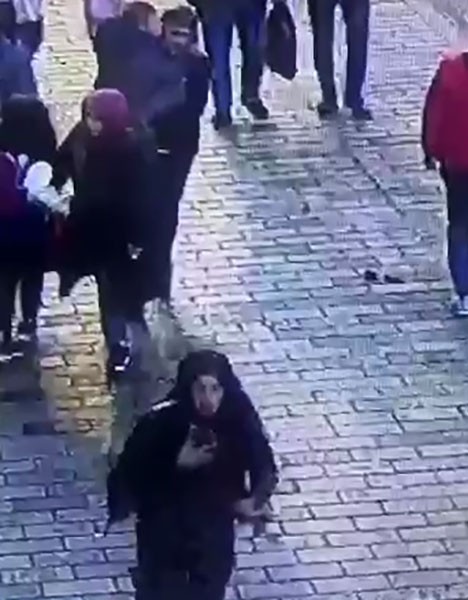 Beyoğlu'na bombayı bırakan hainin   kaçma anı kameraya yansıdı