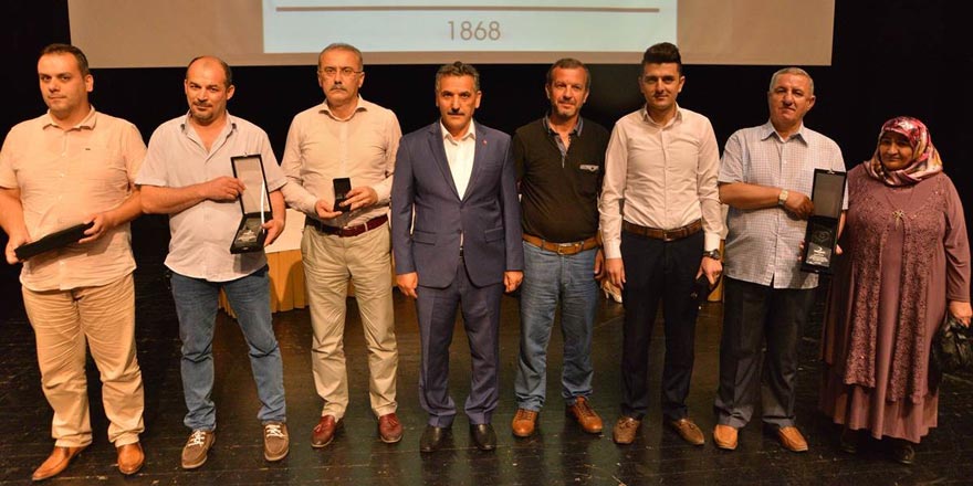 Samsun’da düzenli kan bağışçılarına madalya ve plaket verildi